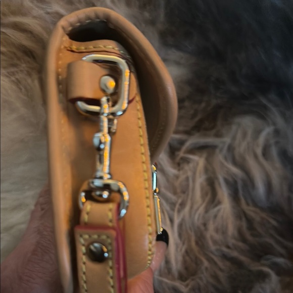 Dooney & Bourke Tan and Green Women's Bag **stain** - Picture 6 of 8